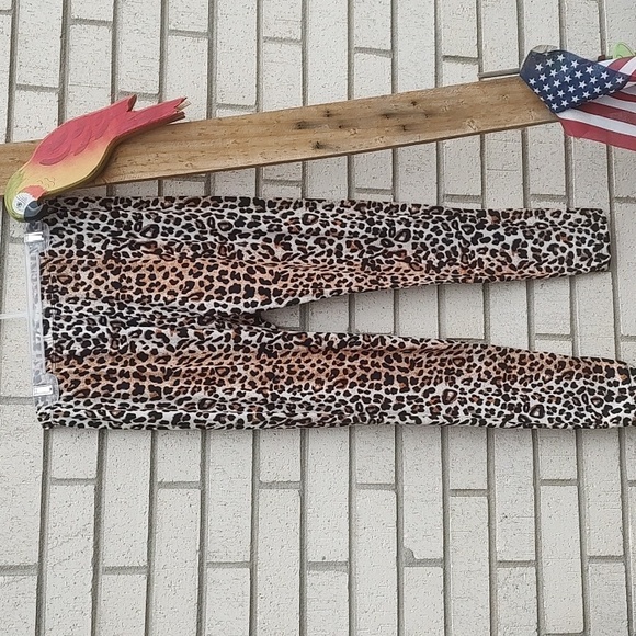 Leopard Leggings - Picture 4 of 10